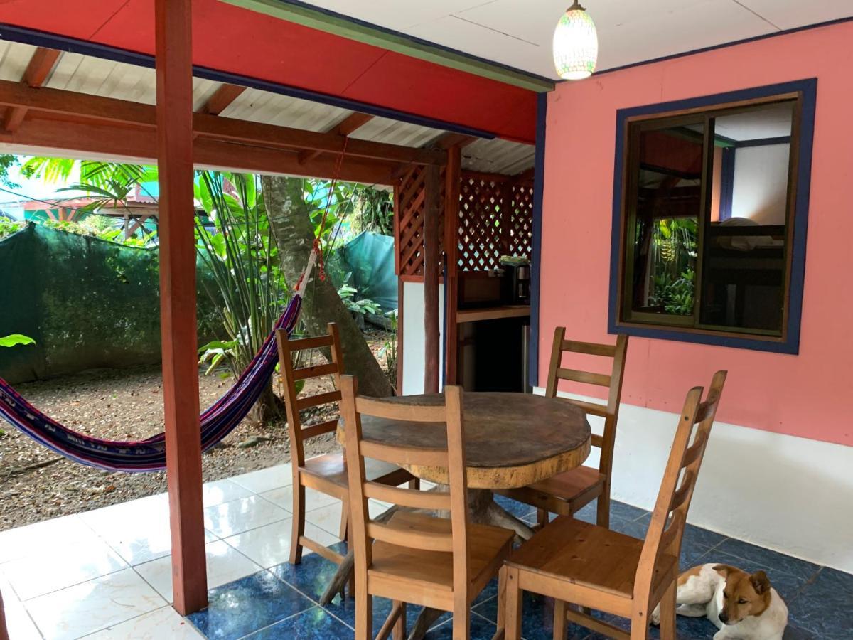 Hotel Brigitte'S Ranch à Cahuita Extérieur photo