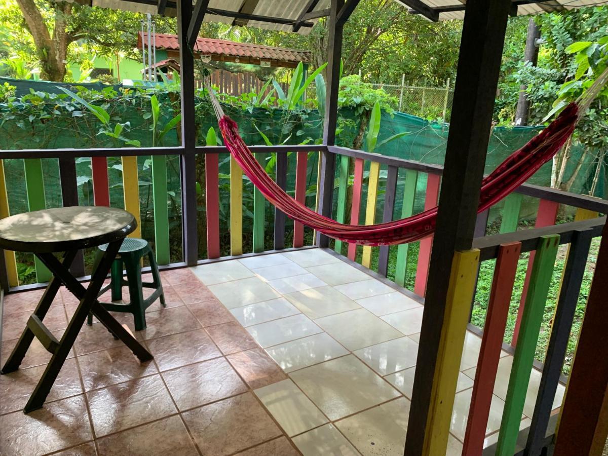 Hotel Brigitte'S Ranch à Cahuita Extérieur photo