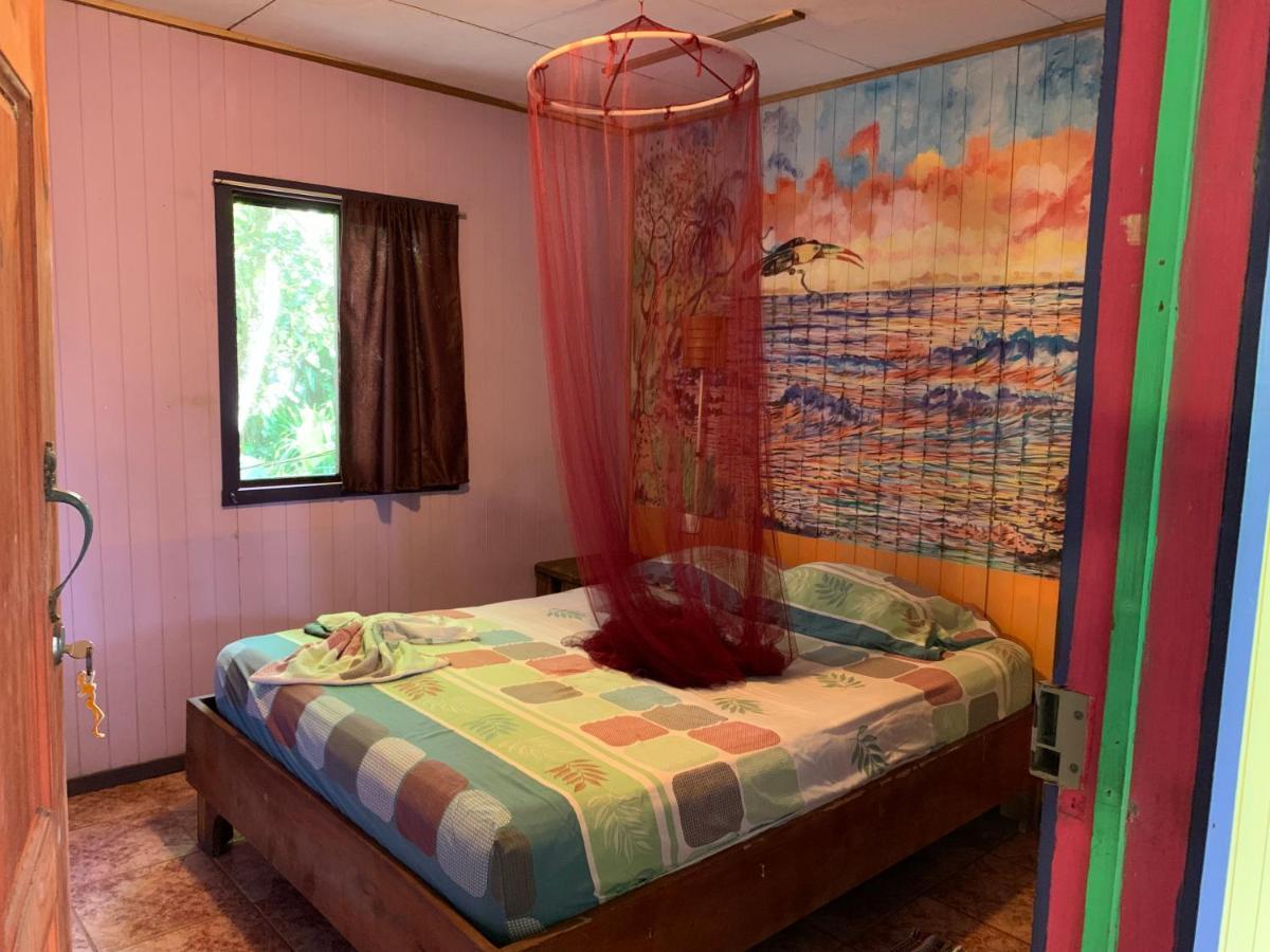Hotel Brigitte'S Ranch à Cahuita Extérieur photo