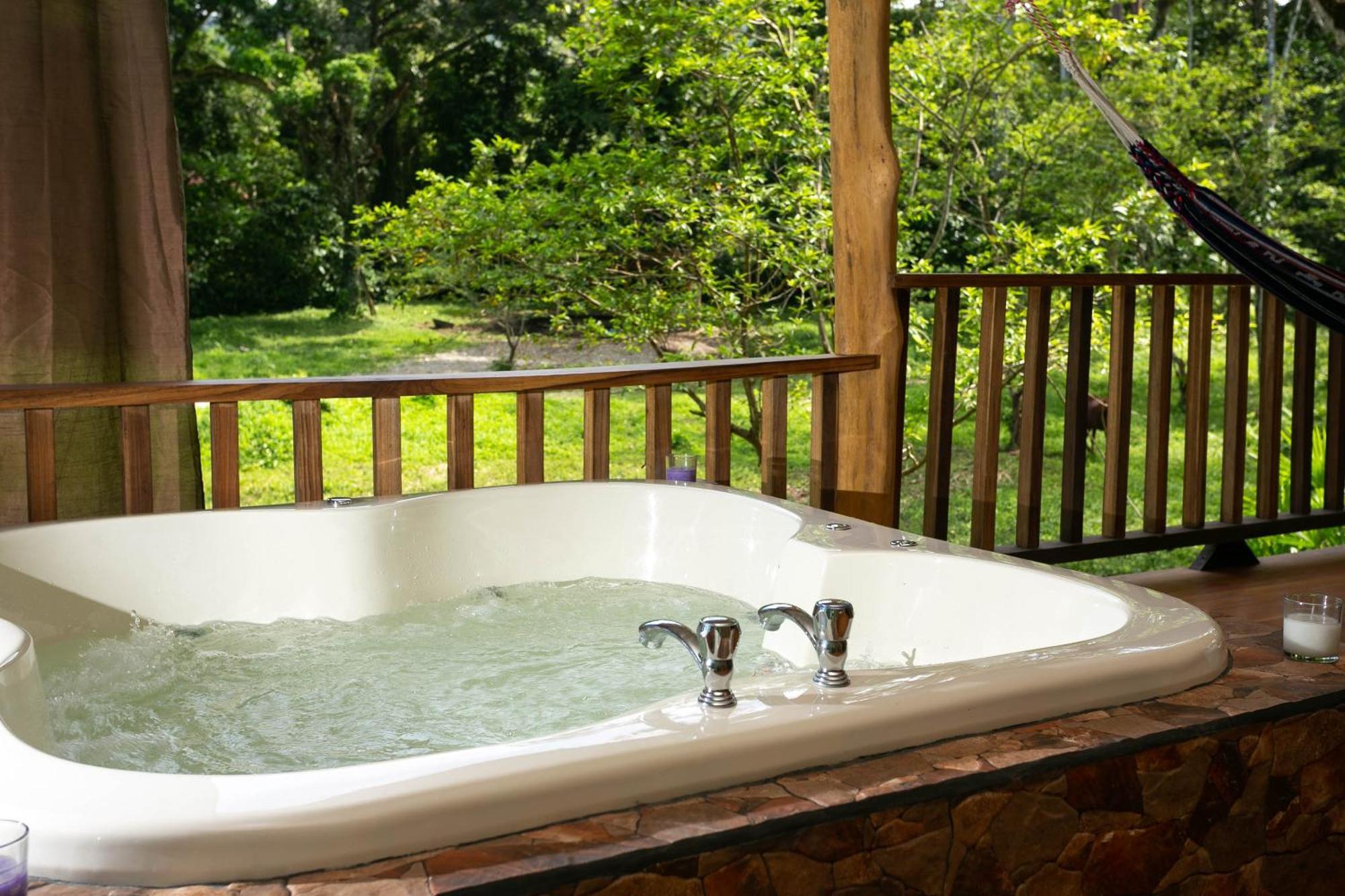 Hotel Brigitte'S Ranch à Cahuita Extérieur photo