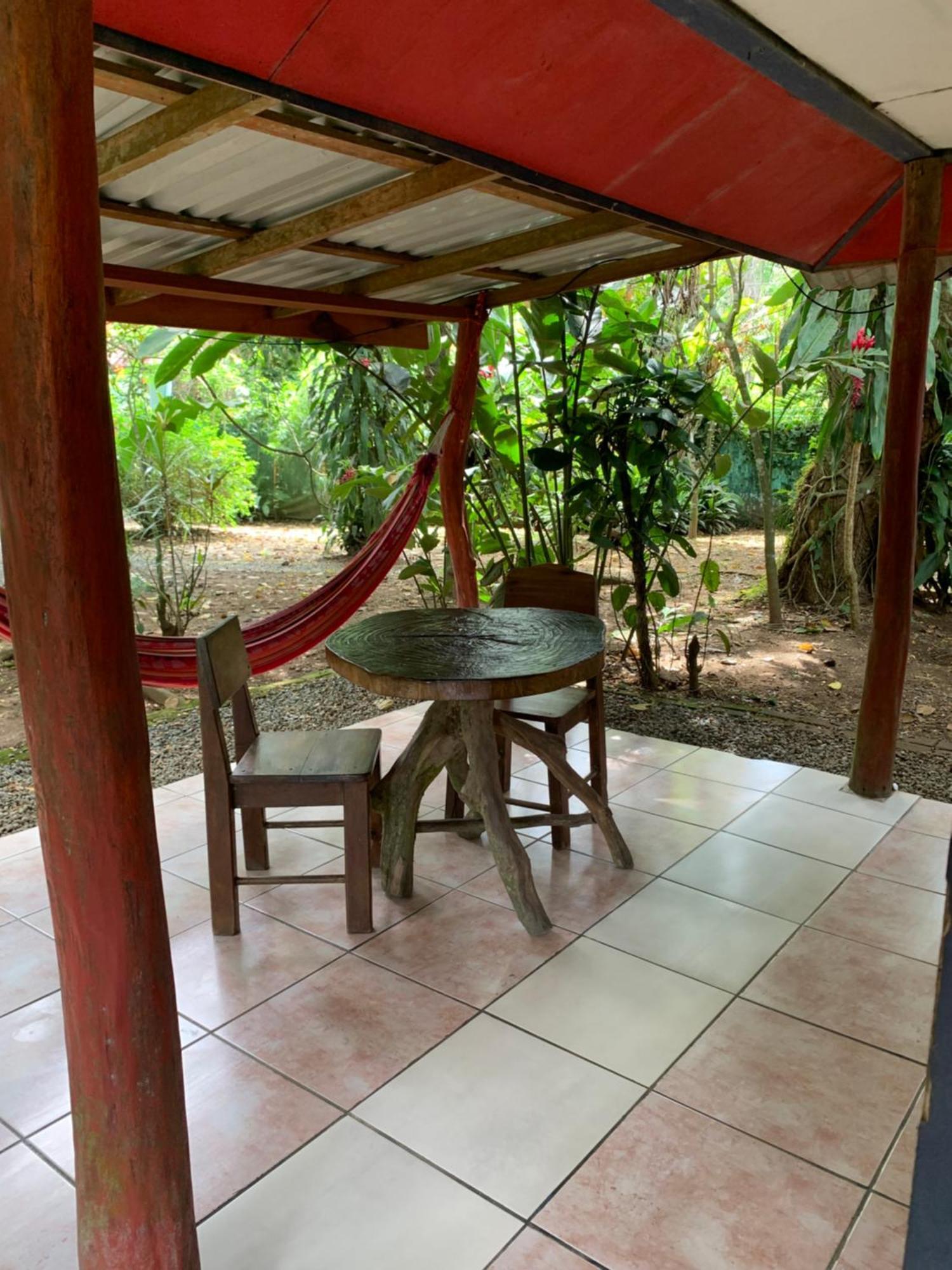 Hotel Brigitte'S Ranch à Cahuita Extérieur photo